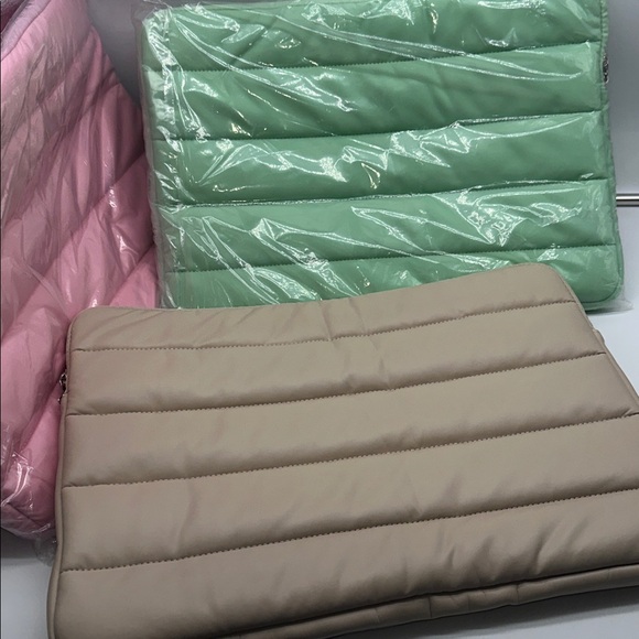 Quilted Puffer Laptop Sleeves in Mint, Pink, and Beige New - Picture 6 of 6